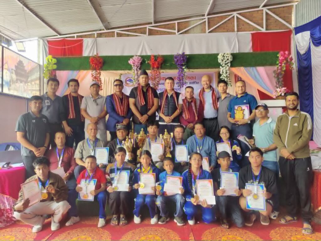 भक्तपुर जिल्लास्तरीय सूर्यविनायक चेस च्याम्पियनसिप–२०८३ उत्कृष्टलाई पुरस्कार वितरण