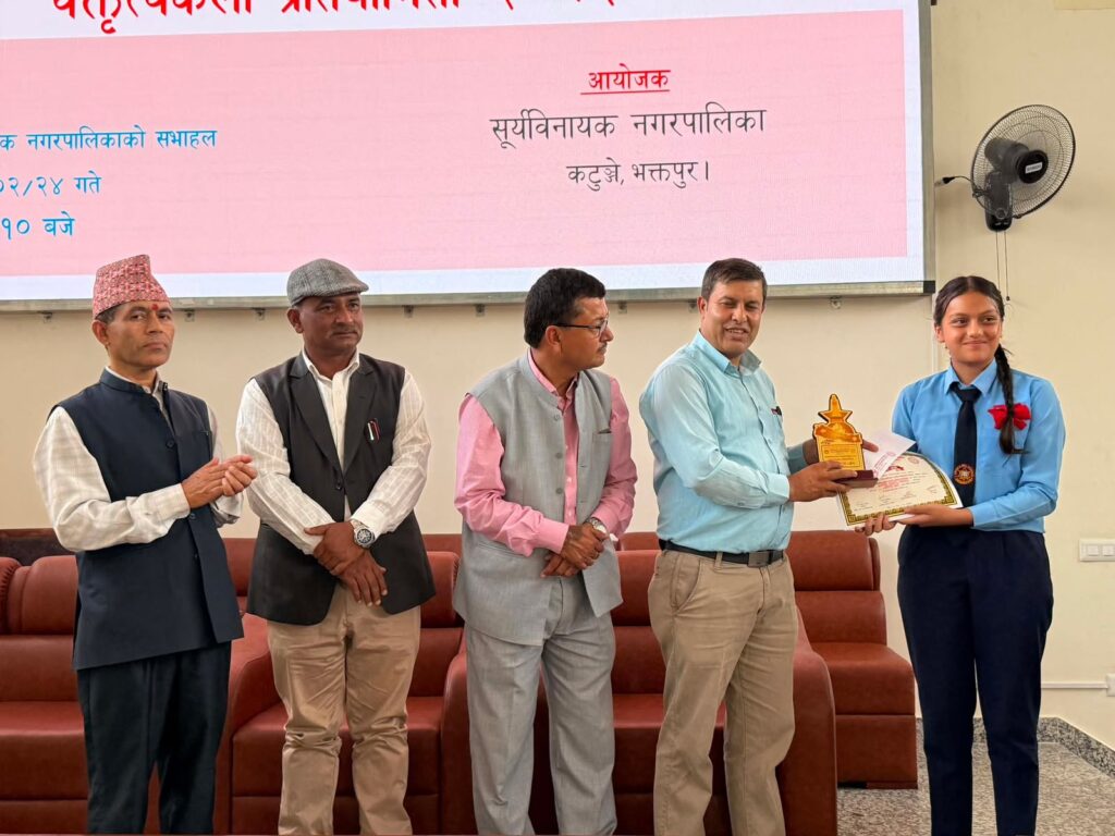 वक्तृत्वकलामा अरनिको माविकी थापा प्रथम, उत्कृष्ठ विद्यार्थीहरुलाई सापकोटाद्धारा नगद पुरस्कार तथा प्रमाणपत्र प्रदान