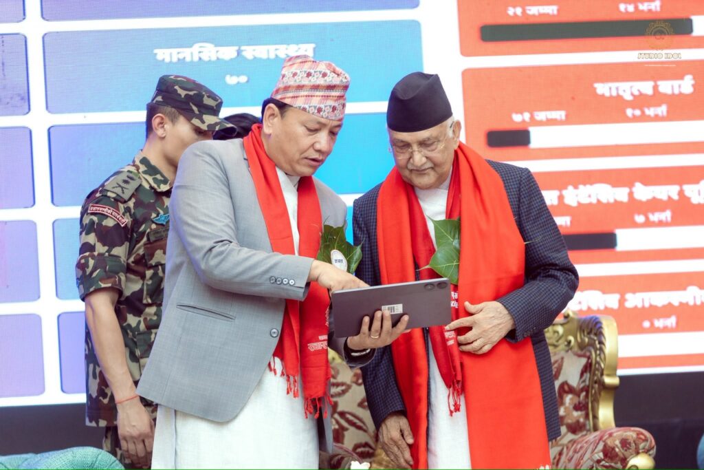 मुख्यमन्त्रीको चर्चामा किरण थापा :  जसले पार्टीको जिम्मेवारी, जनताप्रतिको उत्तरदायित्व निर्वाह गर्दै पुरा गरे, वडाध्यक्षदेखि स्वास्थ्यमन्त्रीसम्मको सफल यात्रा