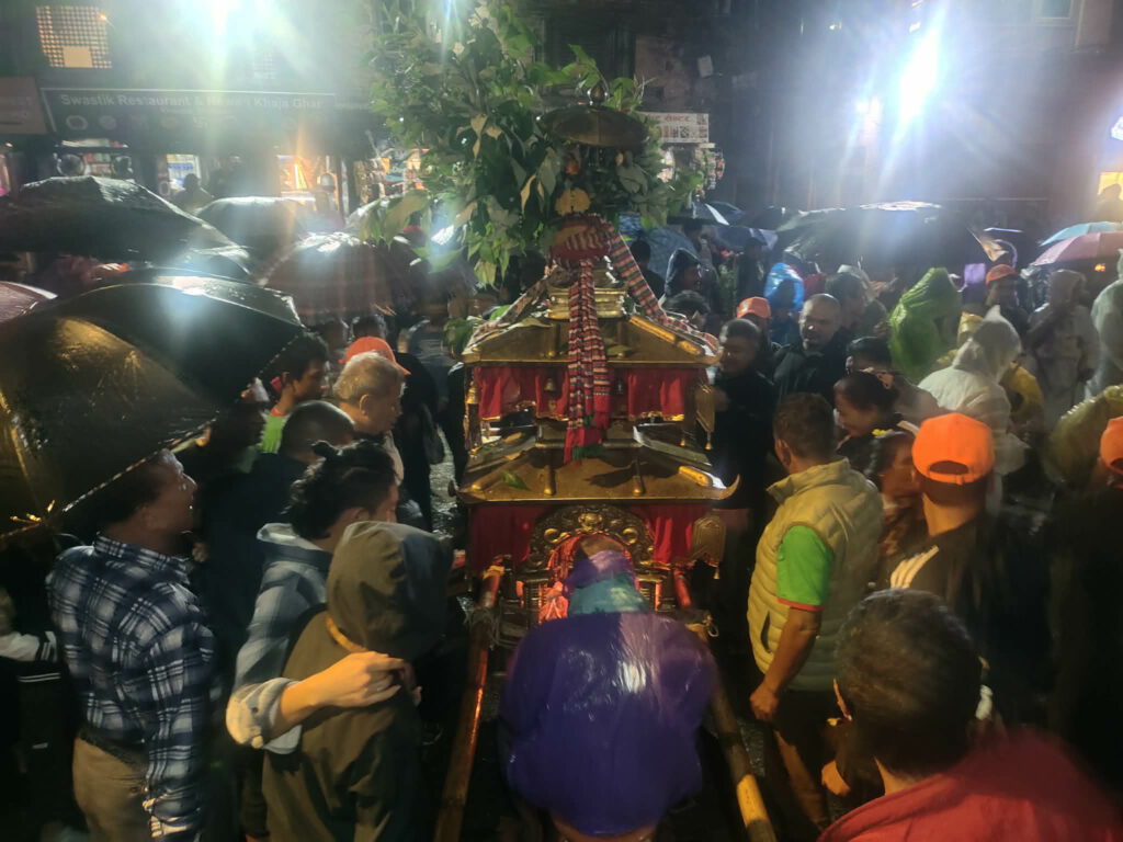 इन्द्रायणी देवताको मूर्तिलाई खटमा राखेर खट जात्रा