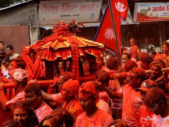 सिन्दुर खेल्दै मनाईने सूर्यविनायक गणेश रथारोहण एवं रथ जात्राको तयारी पुरा