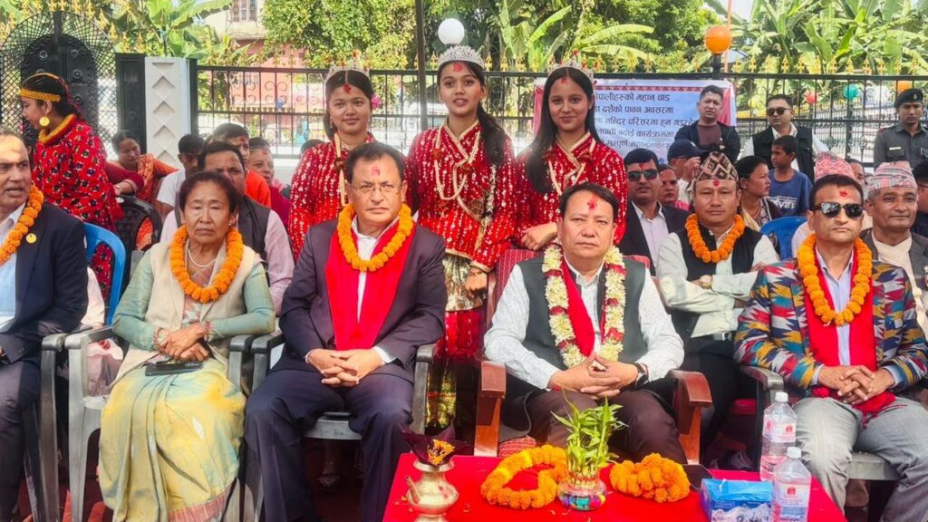 मुख्यमन्त्री किरण थापा मगरद्धारा सिन्धुलीको रक्तमाला मन्दिरको दर्शन