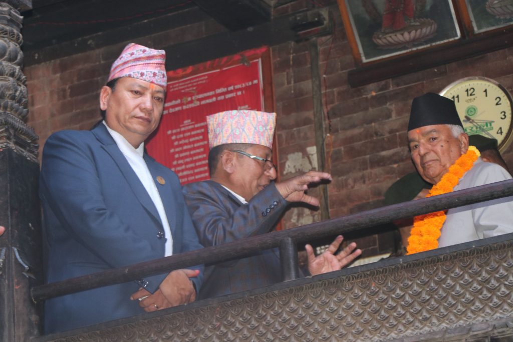 कोजाग्रत पूर्णिमाको अवसरमा आज राष्ट्रपति रामचन्द्र पौडेलले भक्तपुरको नवदुर्गा भवानीको पूजाअर्चना गरि टीका प्रसाद ग्रहण